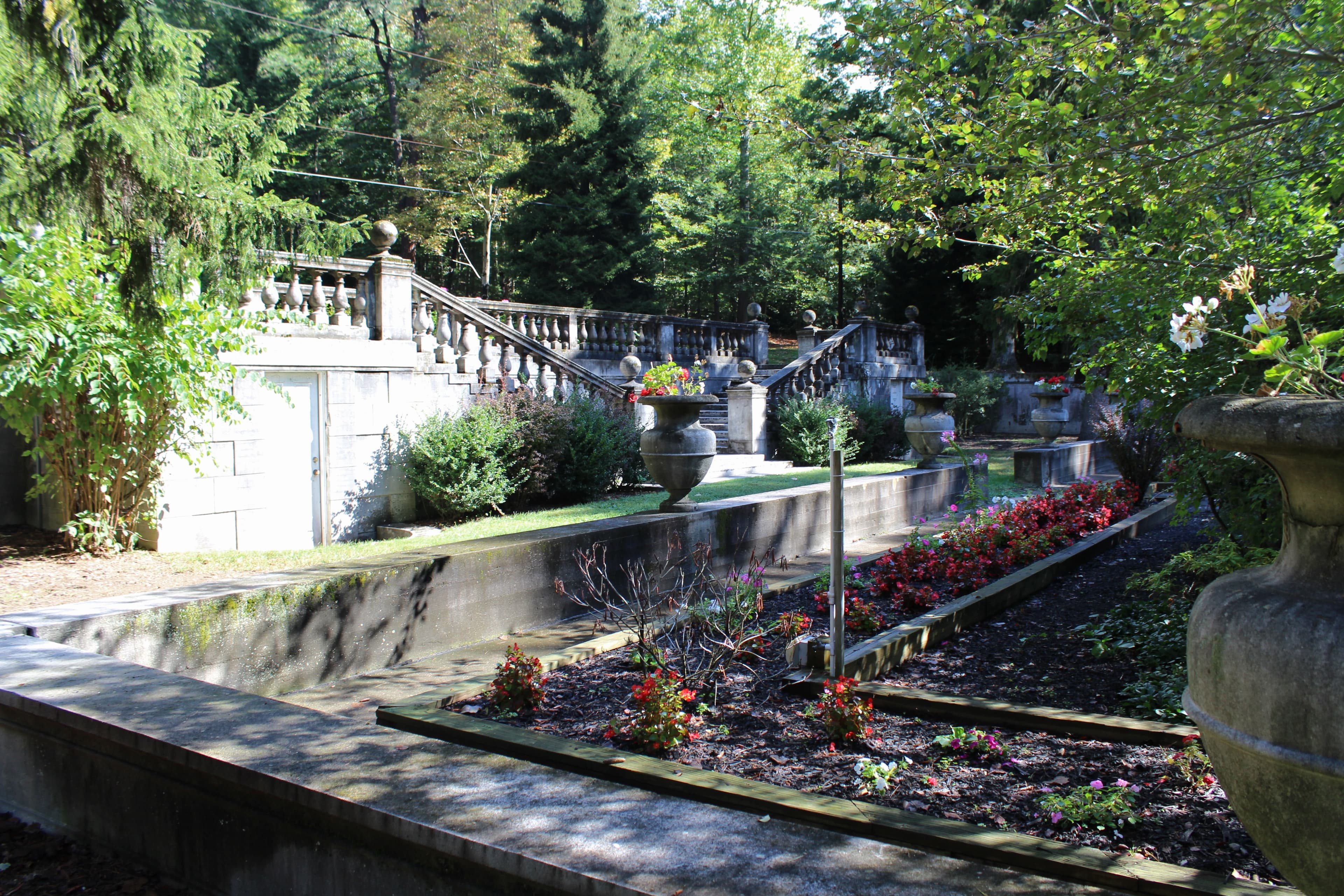 Mansion Gardens